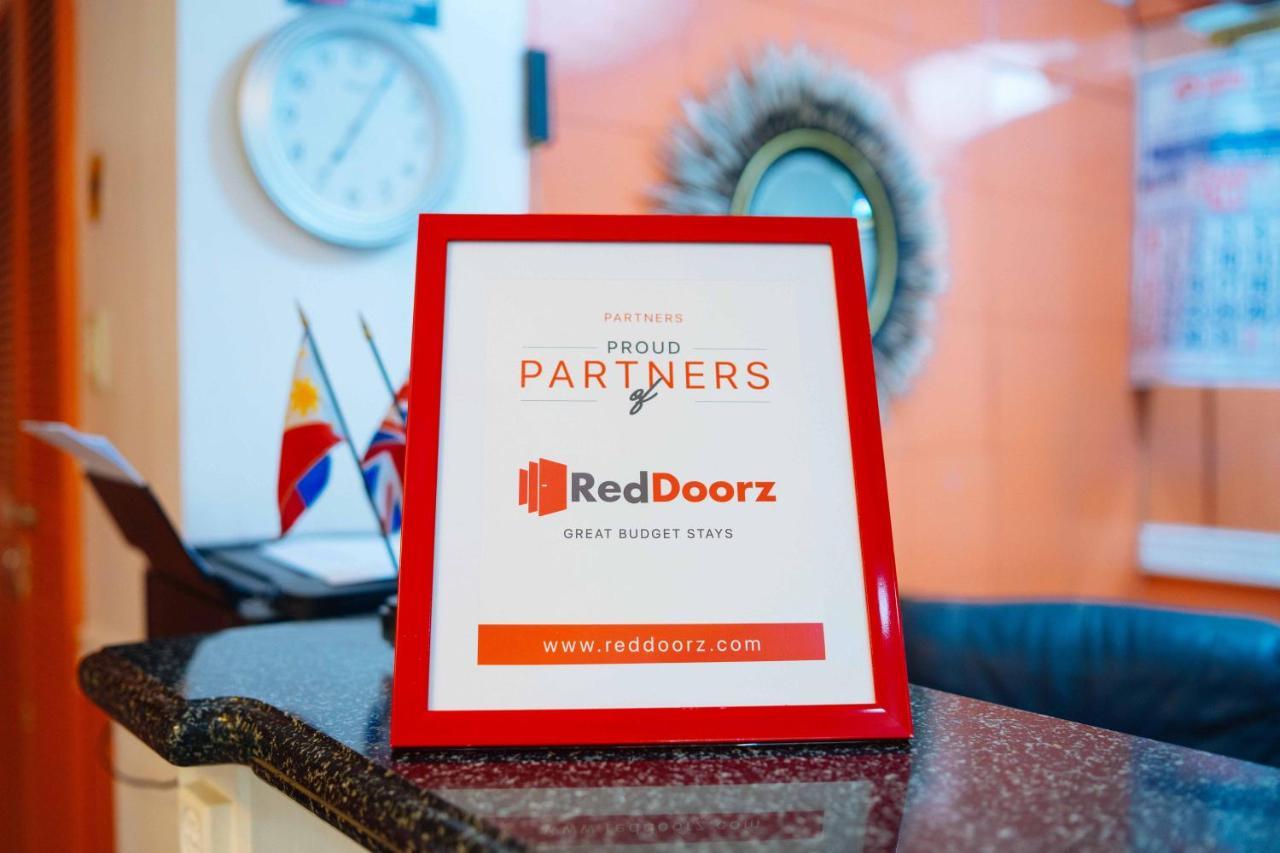 Reddoorz @ Fields Avenue Angeles City Exteriör bild