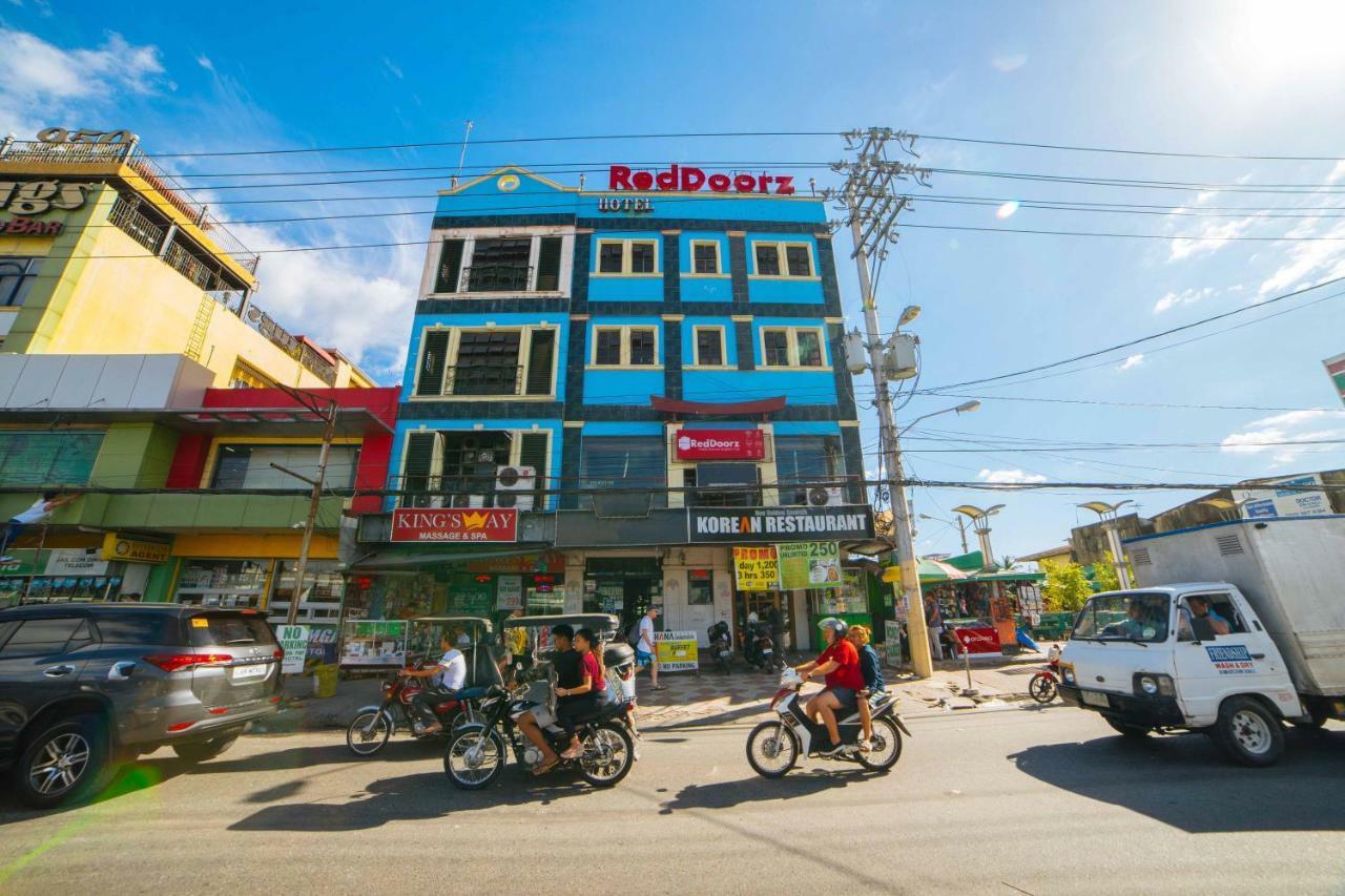Reddoorz @ Fields Avenue Angeles City Exteriör bild